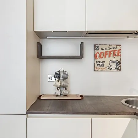 Casa Felicita - Chinatown Garibaldi Fs - By Host4u Appartement